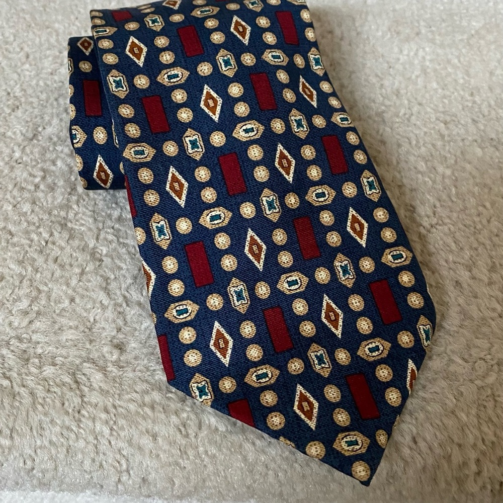 CHAPS RALPH LAUREN ACCESSORIES/ CHAPS RALPH LAUREN MENS SILK TIE / BLUE/ EUC.